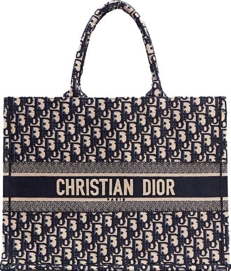 dior tote price.